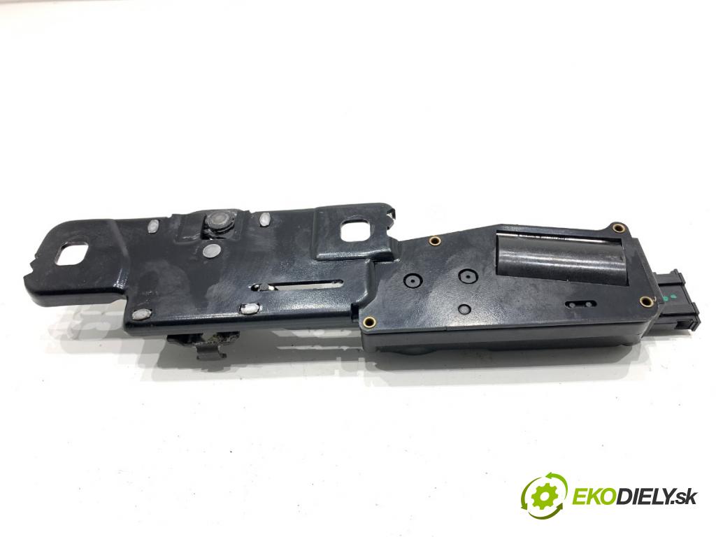 AUDI A8 D4 sedan 2011 258 kW 4.2 TDI quattro 4134 VLAK: dveří zadní část 4H0827383