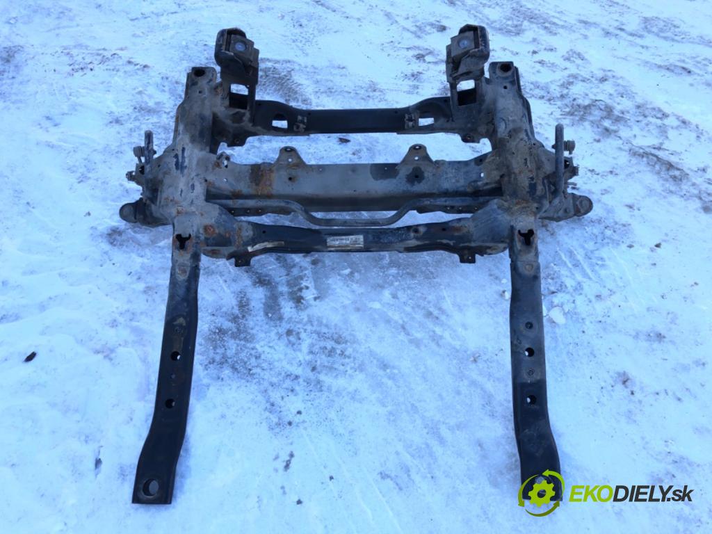 VW CARFTER 30 35 Autobus 2016 100 kW 2.0 TDI 1968 výztuha pod motor A9063302502 (Přední výztuha)