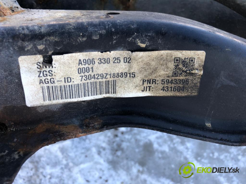 VW CARFTER 30 35 Autobus 2016 100 kW 2.0 TDI 1968 výztuha pod motor A9063302502 (Přední výztuha)