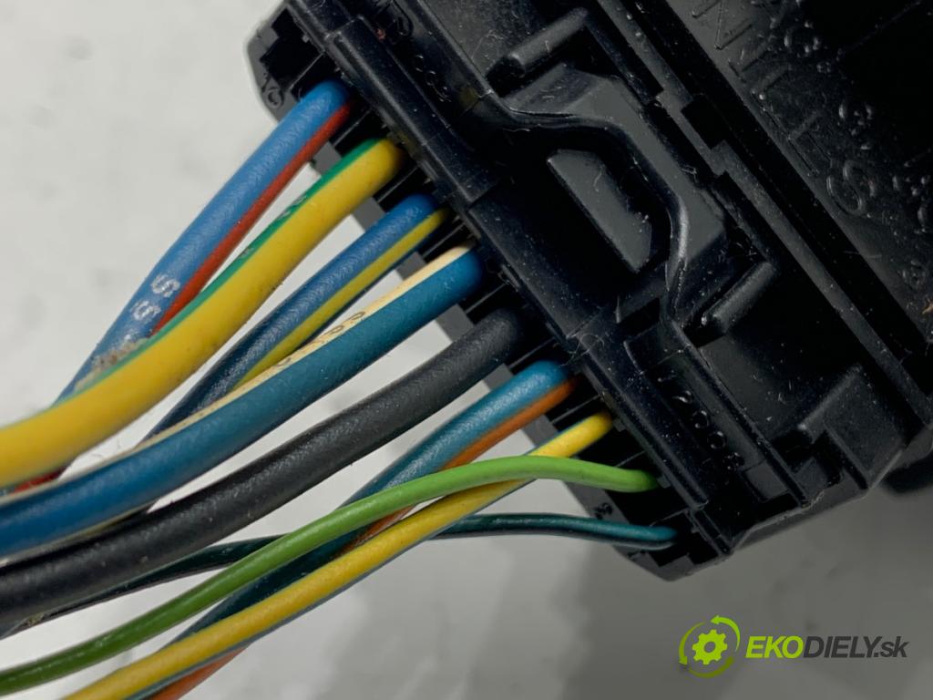 SUZUKI SX4 liftback 2010 88 kW 1.6 VVT (RW 416) 1586 Prepínač stieračov  (Prepínacie páčky pod volantom)