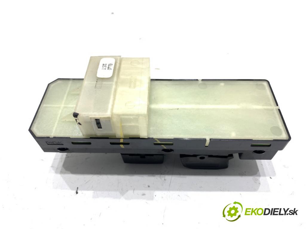 SUZUKI SX4 liftback 2010 88 kW 1.6 VVT (RW 416) 1586 Prepínač okien 62J10 (Prepínacie páčky pod volantom)