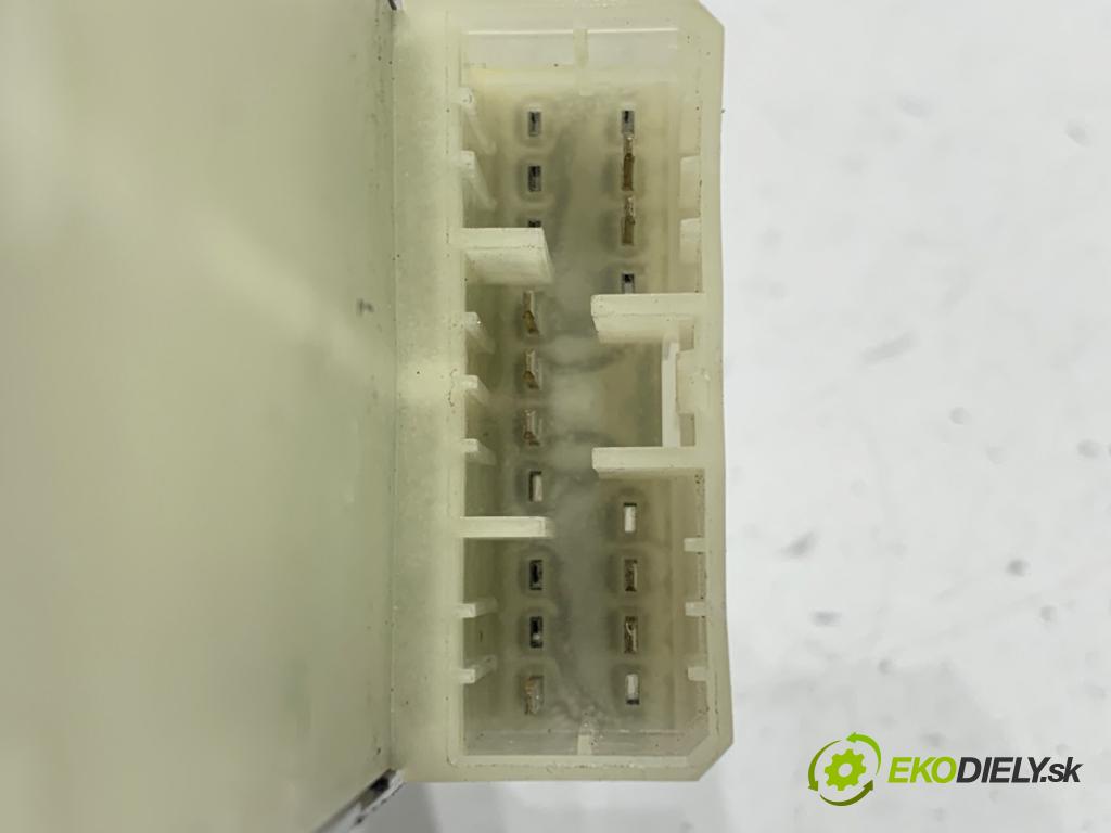 SUZUKI SX4 liftback 2010 88 kW 1.6 VVT (RW 416) 1586 Prepínač okien 62J10 (Prepínacie páčky pod volantom)