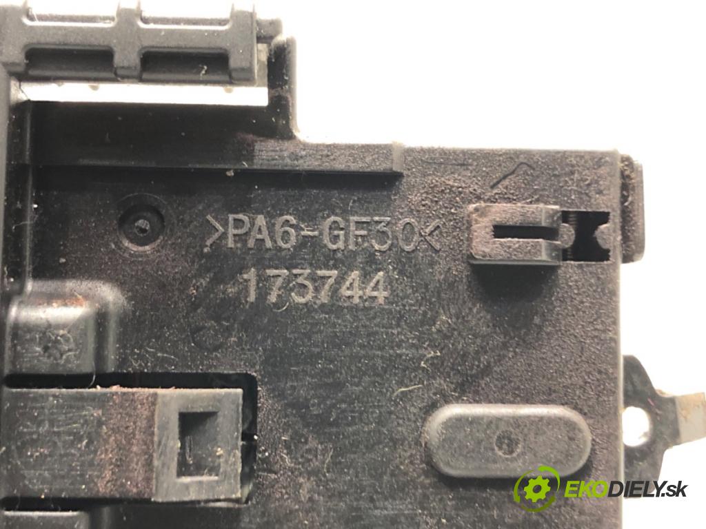 SUZUKI SX4 liftback 2010 88 kW 1.6 VVT (RW 416) 1586 Prepínač smeroviek 173744 (Prepínacie páčky pod volantom)