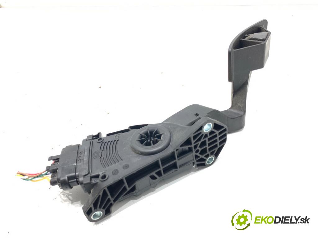 SUZUKI SX4 liftback 2010 88 kW 1.6 VVT (RW 416) 1586 Potenciometer plynu 49400-79J90 (Potenciometer plynového pedálu)