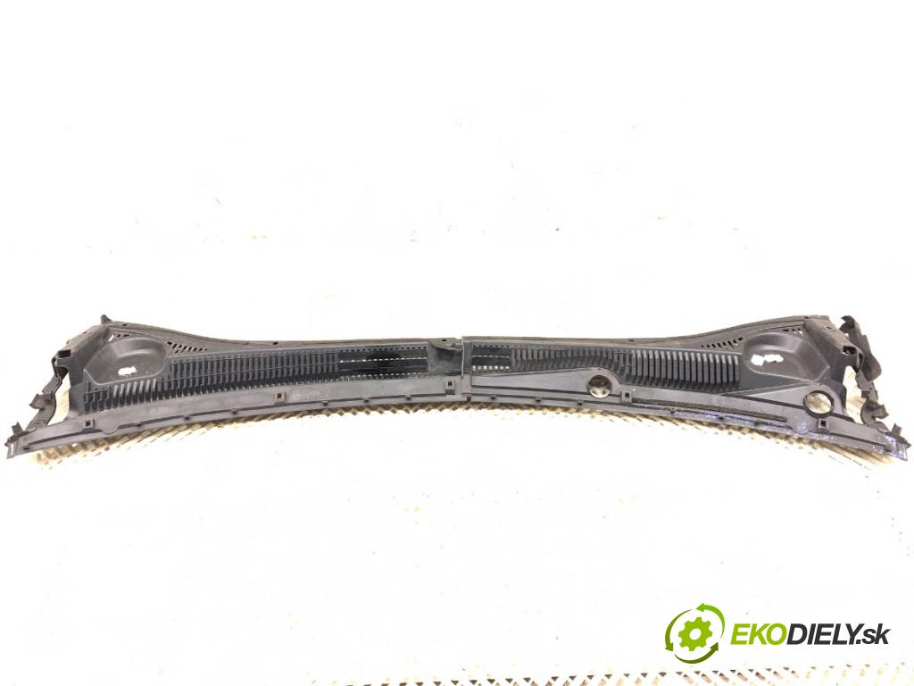 SUZUKI SX4 liftback 2010 88 kW 1.6 VVT (RW 416) 1586 Torpédo, plast pod čelné okno  (Torpédo (plast pod čelným sklom))