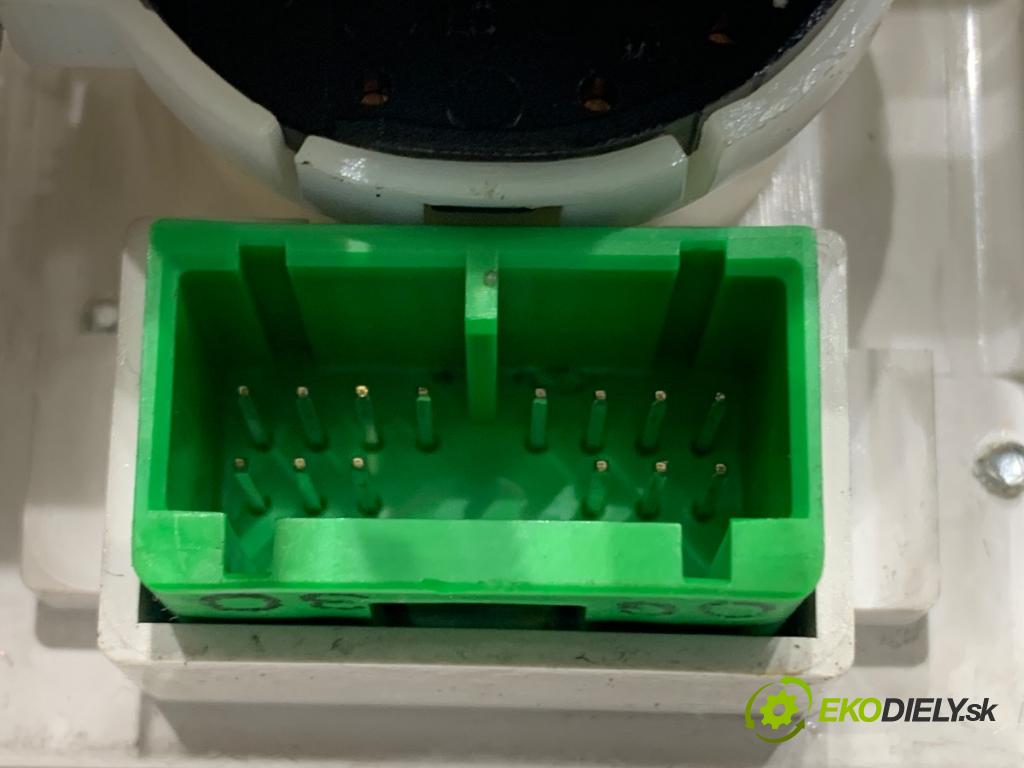 SUZUKI SX4 liftback 2010 88 kW 1.6 VVT (RW 416) 1586 Panel ovládania kúrenia  (Prepínacie páčky pod volantom)