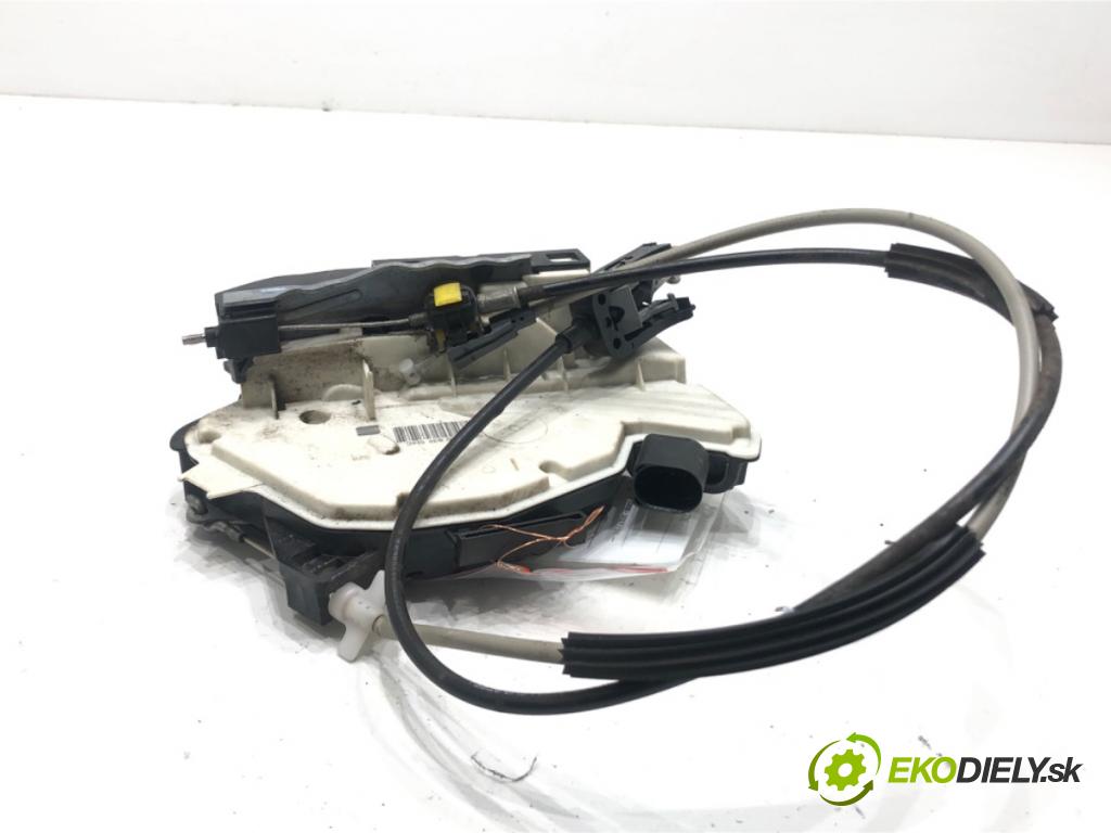 SEAT IBIZA IV liftback 2011 63 kW 1.4 1390 zámok Dvere pravy zad 6J0839016C