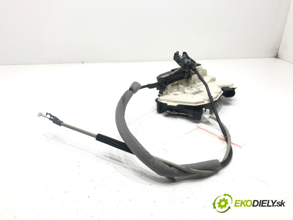 SEAT IBIZA IV liftback 2011 63 kW 1.4 1390 zámok Dvere pravy predný 5N1837016C