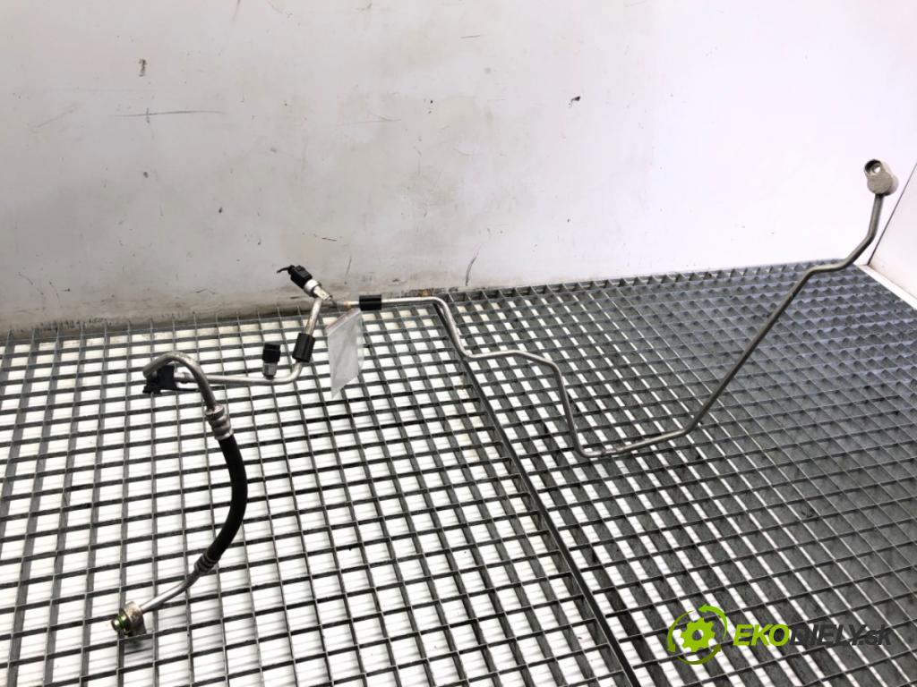 SEAT IBIZA IV liftback 2011 63 kW 1.4 1390 rúrka klimatizace  (Trubka klimatizace)