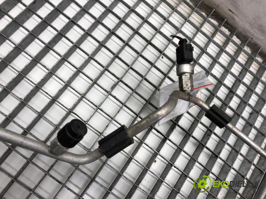 SEAT IBIZA IV liftback 2011 63 kW 1.4 1390 rúrka klimatizace  (Trubka klimatizace)