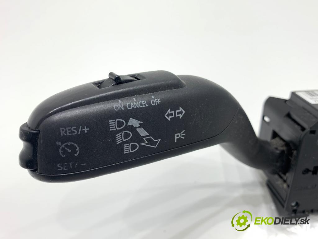 SEAT IBIZA IV liftback 2011 63 kW 1.4 1390 Prepínač kombinovaný 7H0953503GH (Prepínacie páčky pod volantom)