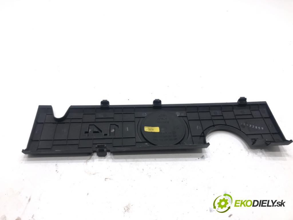 SEAT IBIZA IV liftback 2011 63 kW 1.4 1390 kryt motora 03C103925AT (Kryt motoru )