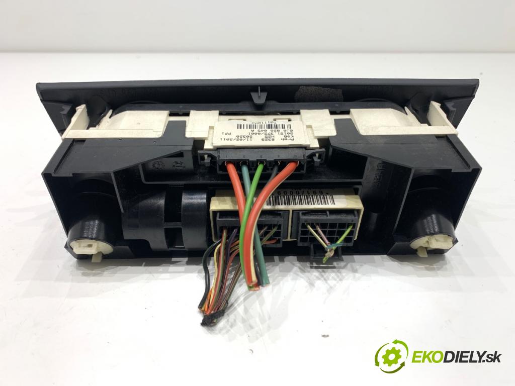 SEAT IBIZA IV liftback 2011 63 kW 1.4 1390 Panel ovládania kúrenia 6J0820045A (Prepínacie páčky pod volantom)