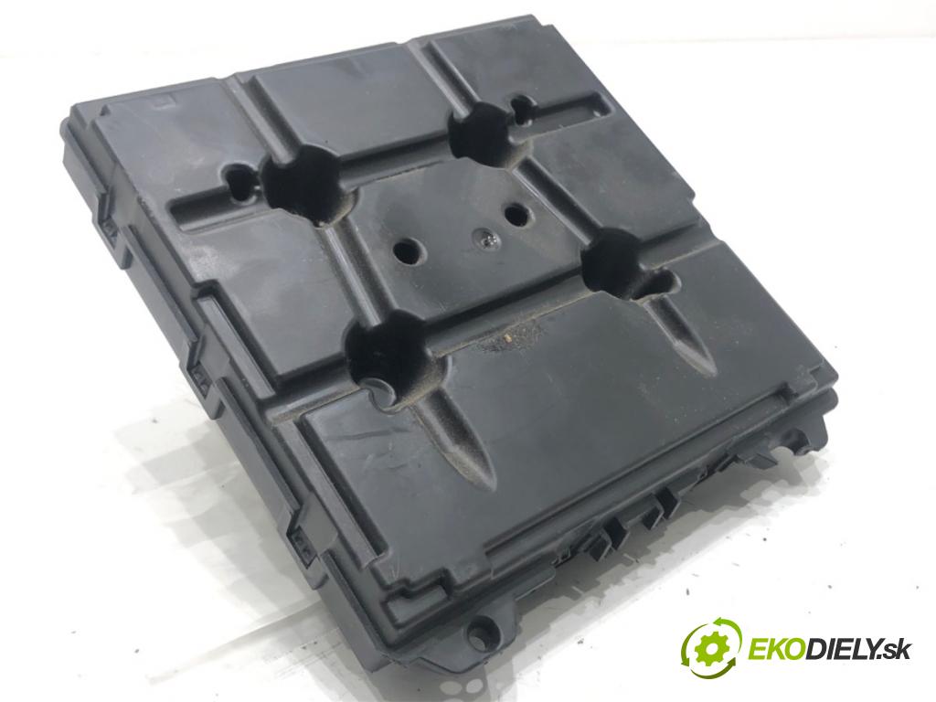 SEAT IBIZA IV liftback 2011 63 kW 1.4 1390 Modul komfortu 6R0937087H (Modul komfortu)