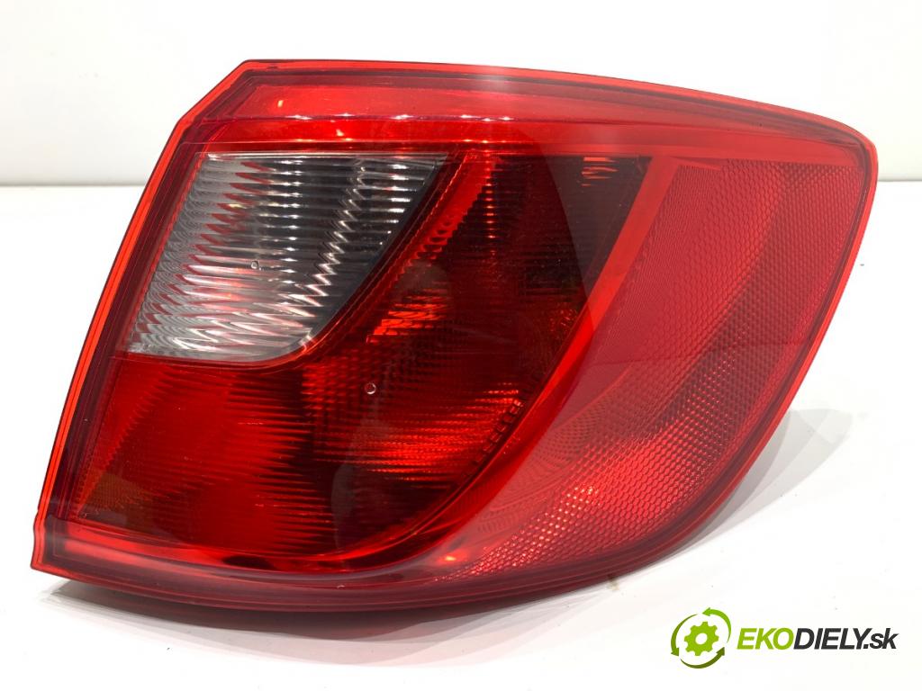 SEAT IBIZA IV liftback 2011 63 kW 1.4 1390 Svetlo pravy zad 