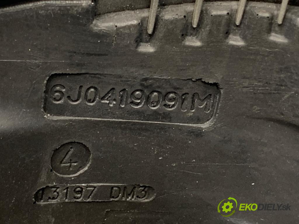 SEAT IBIZA IV liftback 2011 63 kW 1.4 1390 volant 6J0419091M (Volant)