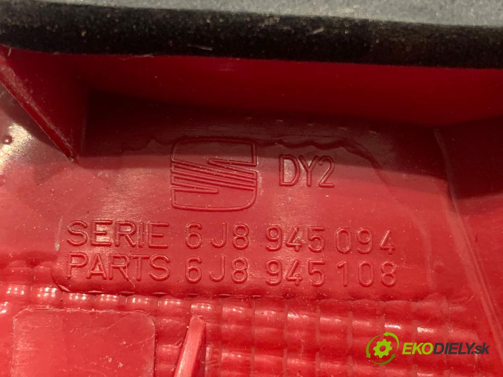 SEAT IBIZA IV liftback 2011 63 kW 1.4 1390 Svetlo zad pravá vnútorná  (Kľučka dverí ostatné)
