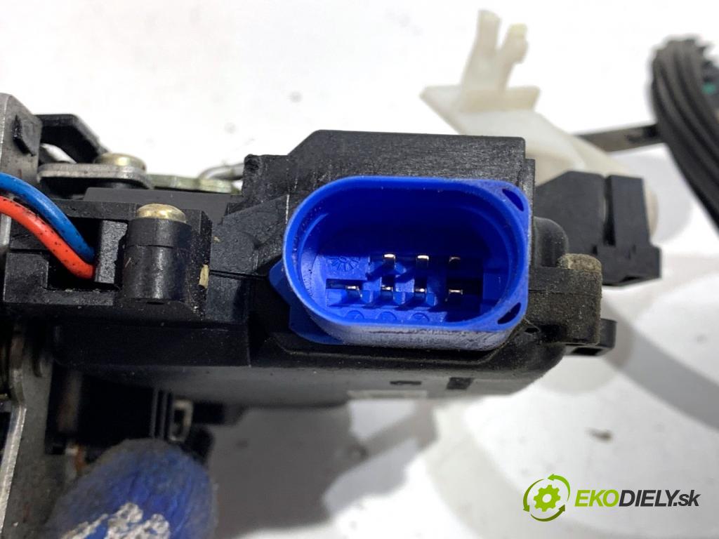 VW GOLF V liftback 2004 77 kW 1.9 TDI 1896 zámok Dvere ľavy zad 7L0839015