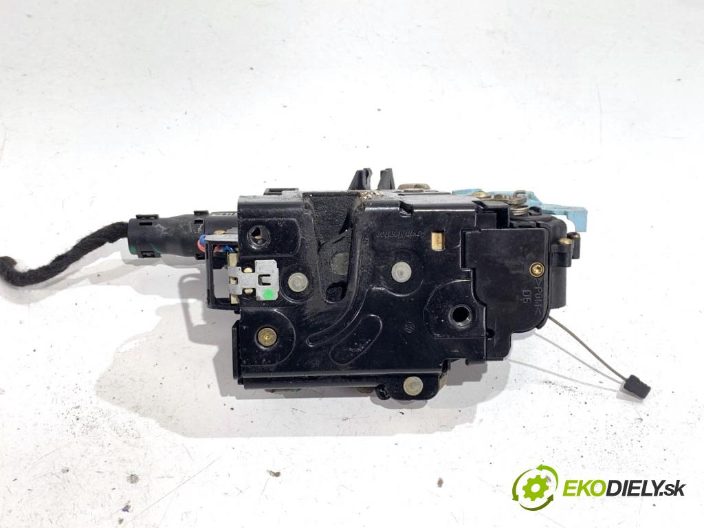 VW GOLF V liftback 2004 77 kW 1.9 TDI 1896 zámok Dvere pravy predný 3D1837016