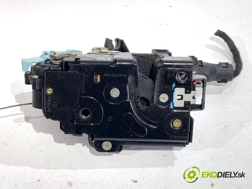 VW GOLF V liftback 2004 77 kW 1.9 TDI 1896 zámok Dvere ľavy predný 3D1837015