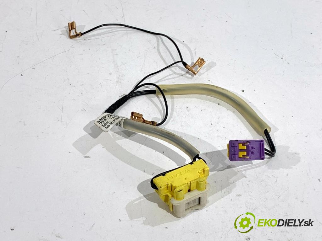 VW GOLF V liftback 2004 77 kW 1.9 TDI 1896 Káblovačka silentbloku airbag 1K0971584
