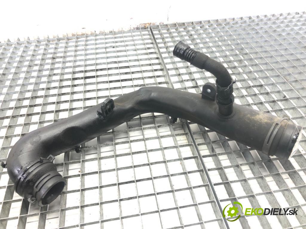 VW GOLF V liftback 2004 77 kW 1.9 TDI 1896 Rúra vzduchu 1K0129654A