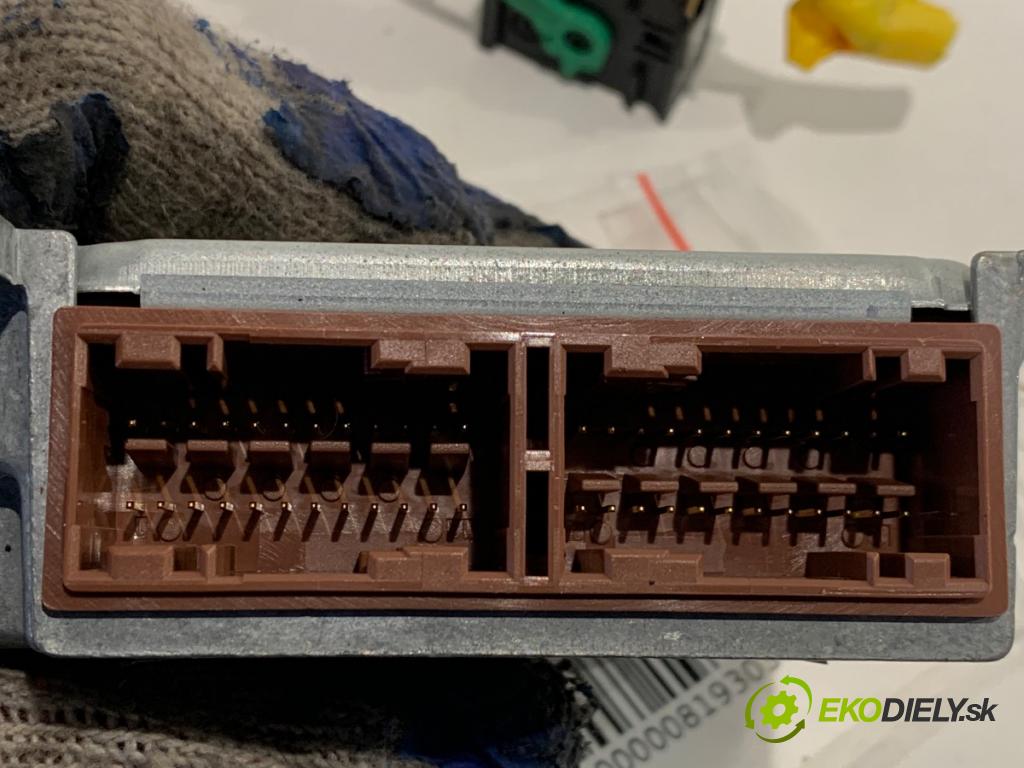 FIAT LINEA sedan 2012 57 kW 1.4 1368 senzor airbag 51931288 (Snímač)