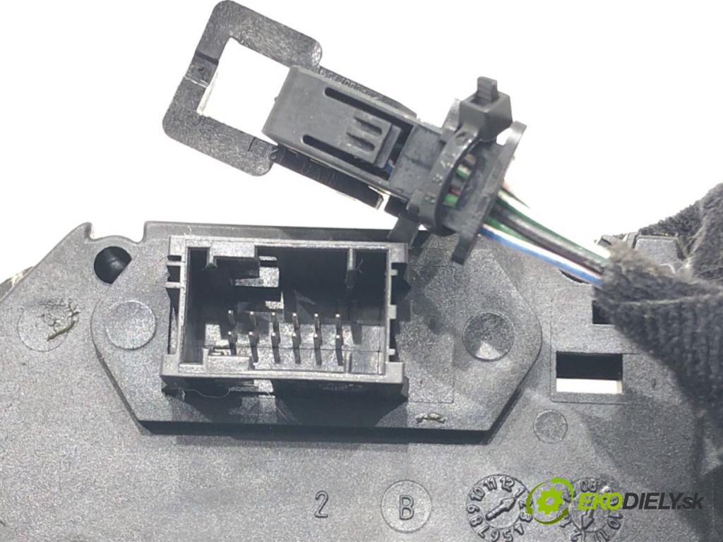 FIAT LINEA sedan 2012 57 kW 1.4 1368 Prepínač kombinovaný  (Prepínacie páčky pod volantom)