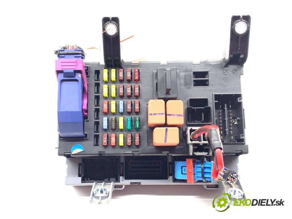 FIAT LINEA sedan 2012 57 kW 1.4 1368 modul BSI 51902218 (Pojistková skříňka)