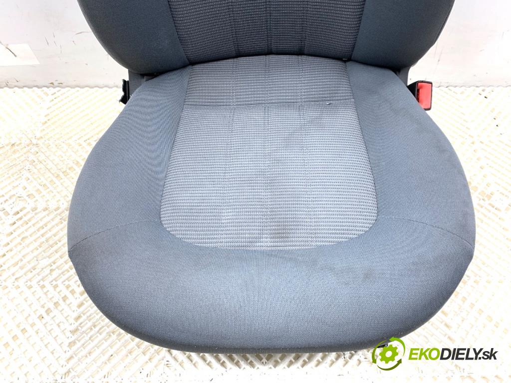 FIAT LINEA sedan 2012 57 kW 1.4 1368 Sedadlo pravy predný