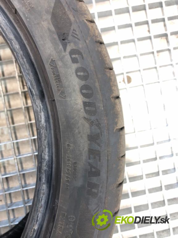 --- ---      PNEUMATIKA: 2X 235/45 18"