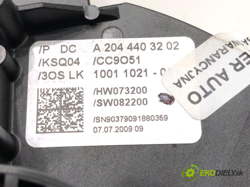 MERCEDES-BENZ X204 SUV 2010 125 kW 220 CDI (204.902) 2143 Prepínač kombinovaný A2044403202 (Prepínacie páčky pod volantom)