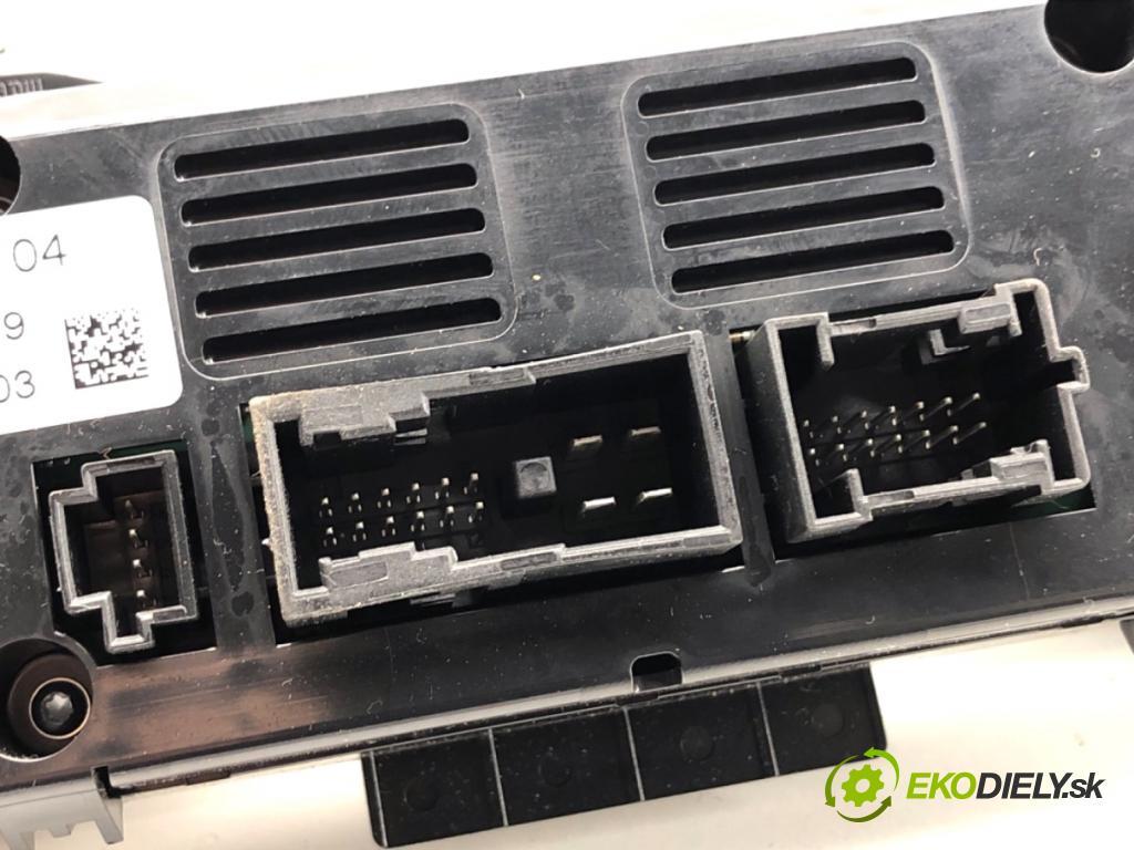 MERCEDES-BENZ X204 SUV 2010 125 kW 220 CDI (204.902) 2143 Panel ovládania kúrenia 2049009104 (Prepínacie páčky pod volantom)