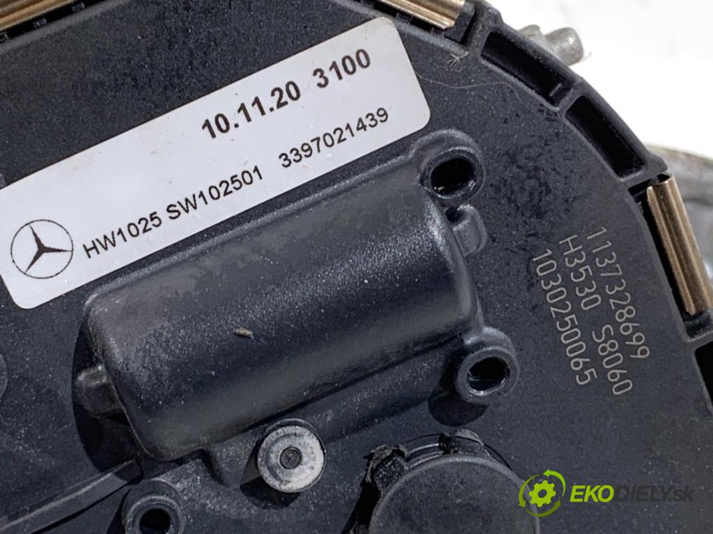 MERCEDES-BENZ X204 SUV 2010 125 kW 220 CDI (204.902) 2143 Mechanizmus stieračov predný A2048201340 (Motorček stieračov predný)