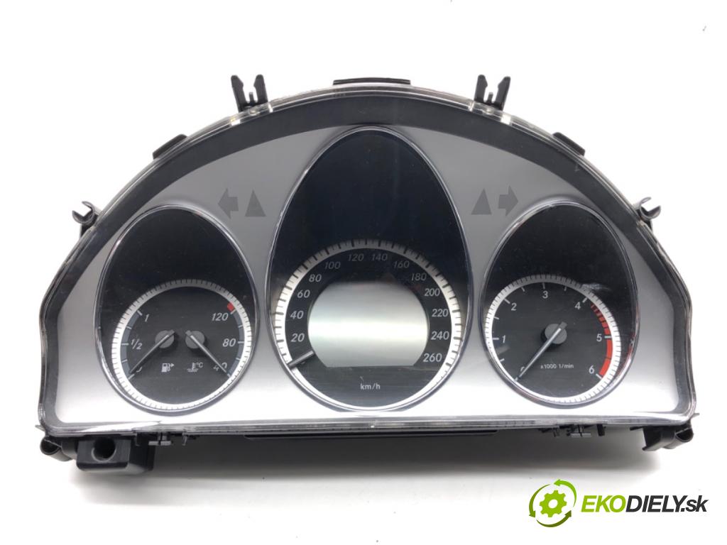 MERCEDES-BENZ X204 SUV 2010 125 kW 220 CDI (204.902) 2143 Prístrojovka A2049002105 (Prístrojová doska)