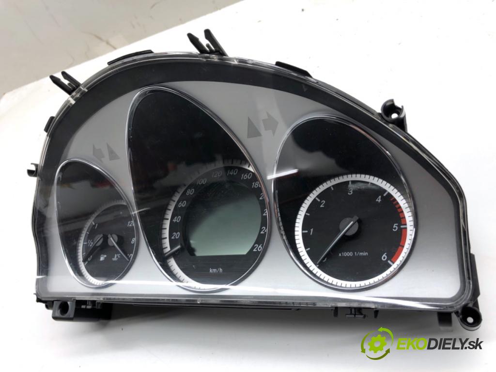 MERCEDES-BENZ X204 SUV 2010 125 kW 220 CDI (204.902) 2143 Prístrojovka A2049002105 (Prístrojová doska)