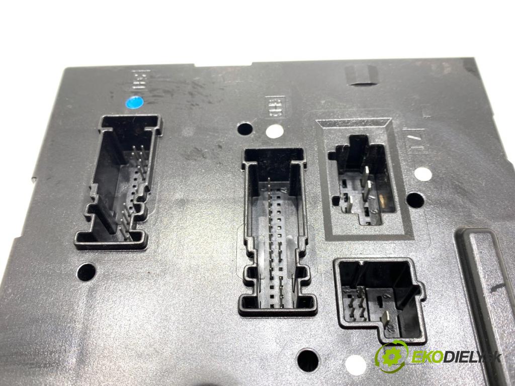 MERCEDES-BENZ X204 SUV 2010 125 kW 220 CDI (204.902) 2143 Modul BSI 2049060905 (Poistková skrinka)