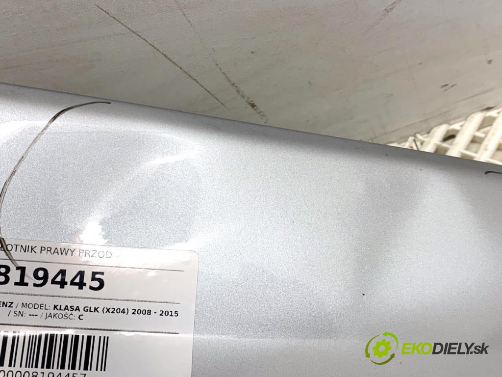 MERCEDES-BENZ X204 SUV 2010 125 kW 220 CDI (204.902) 2143 Blatník pravy predný