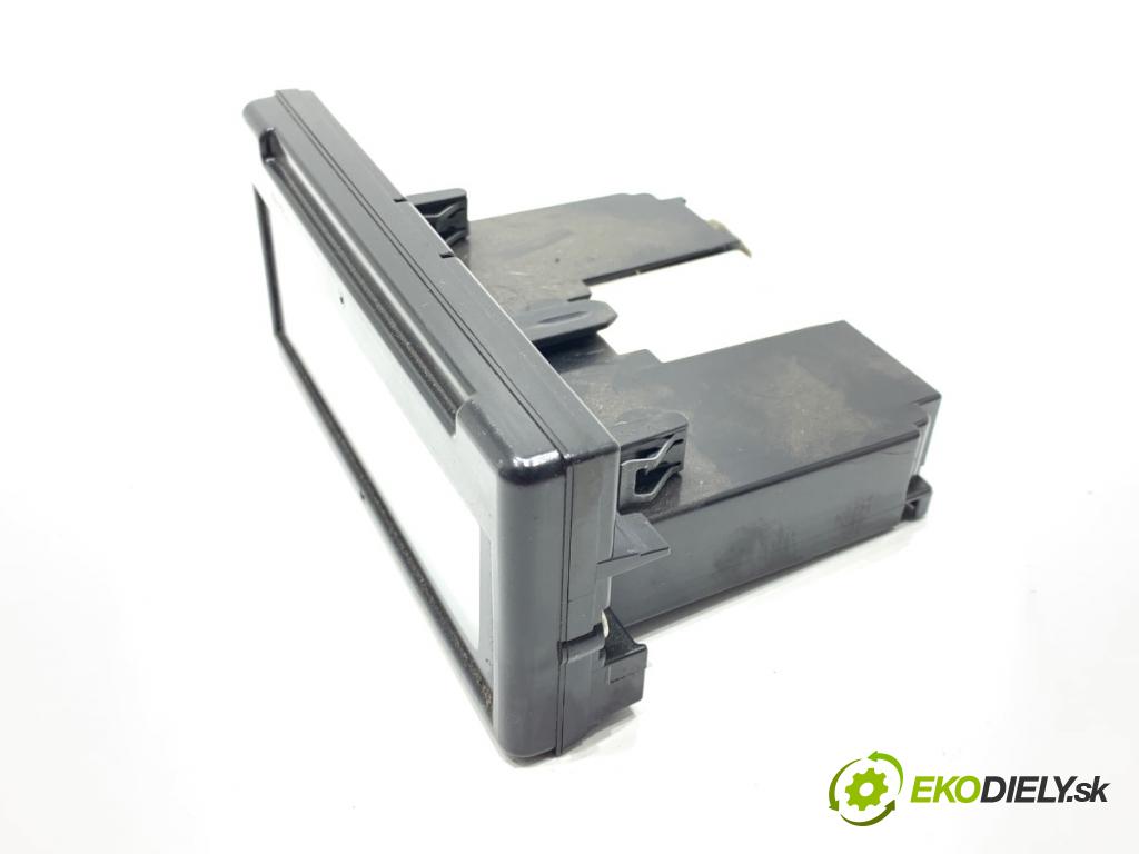 VOLVO V50 Kombi 2006 100 kW 2.0 D 1998 Dislpej 30737809 (Prístrojová doska)