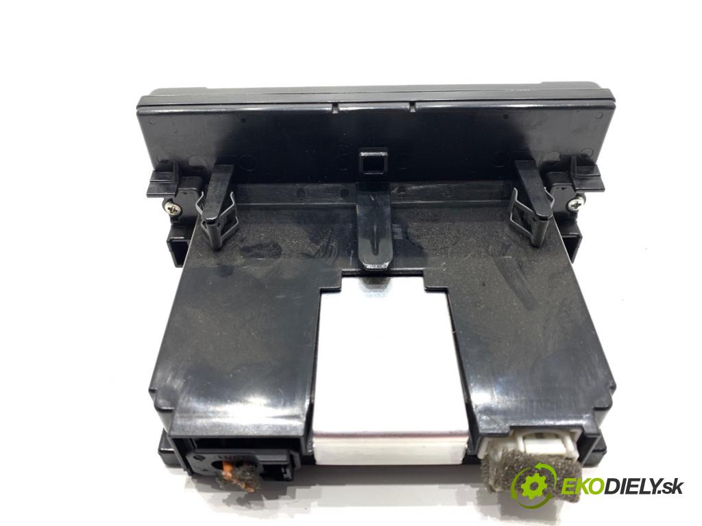 VOLVO V50 Kombi 2006 100 kW 2.0 D 1998 Dislpej 30737809 (Prístrojová doska)