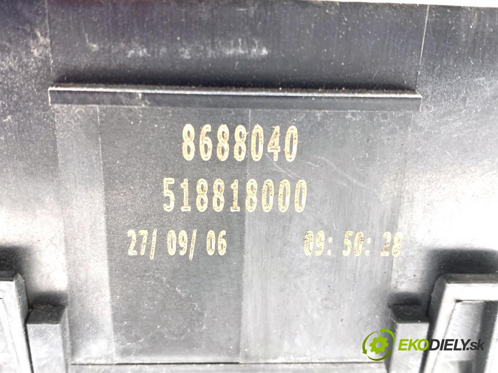 VOLVO V50 Kombi 2006 100 kW 2.0 D 1998 skříňka poistková 518818000 (Pojistková skříňka)