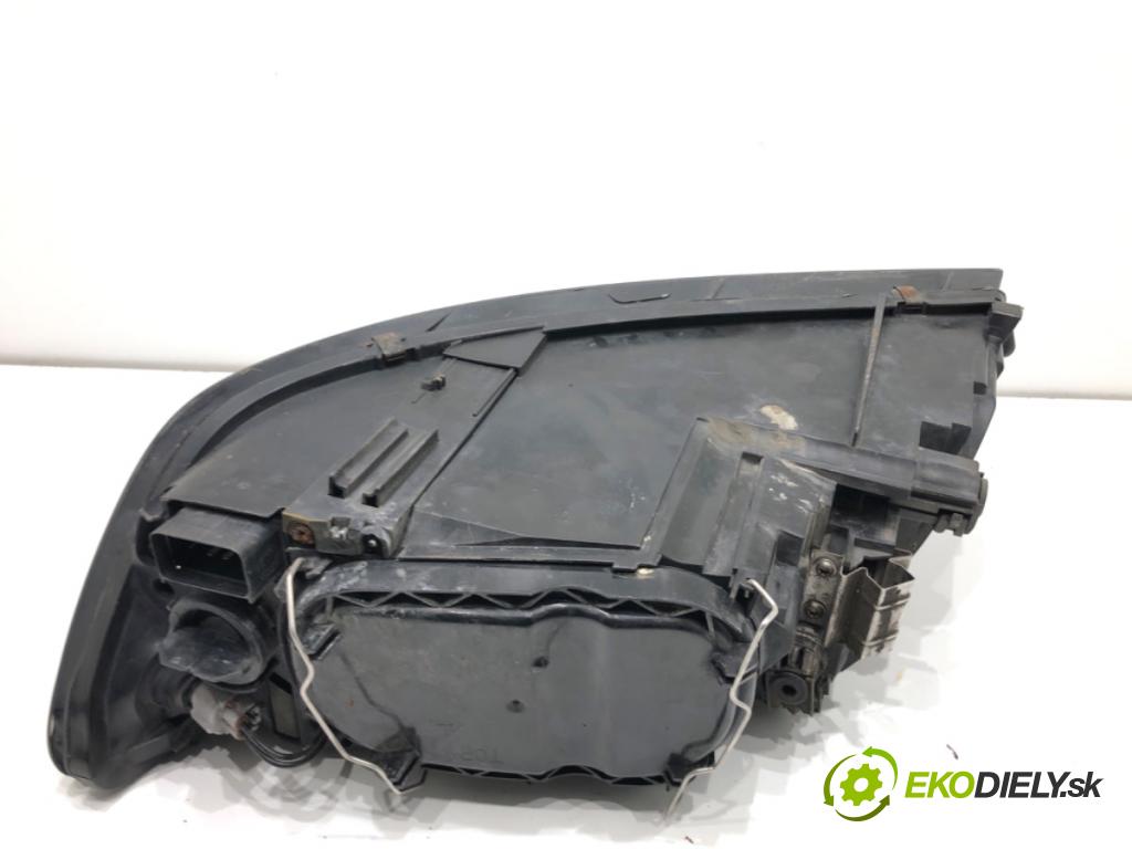 VOLVO V50 Kombi 2006 100 kW 2.0 D 1998 Svetlomet pravy predný 30698886