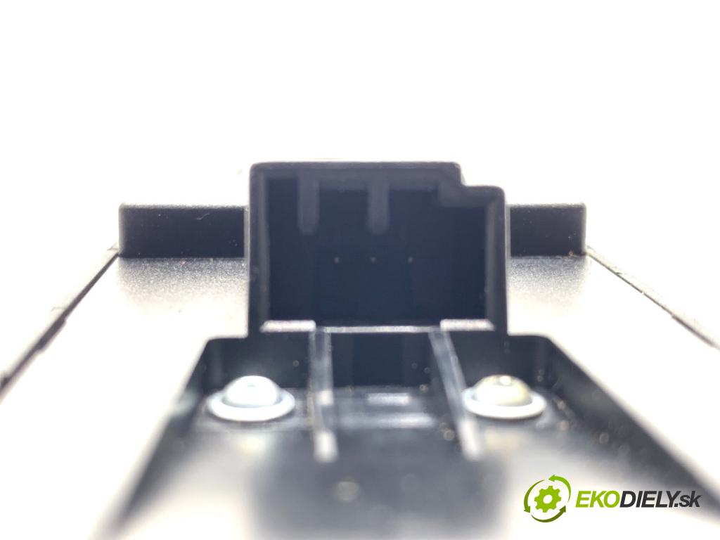 VOLVO V50 Kombi 2006 100 kW 2.0 D 1998 Prepínač okien 30795081 (Prepínacie páčky pod volantom)