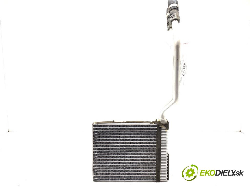 VOLVO V50 Kombi 2006 100 kW 2.0 D 1998 topné těleso radiátor topení 3M5H-18476-EA (Radiátor topení)