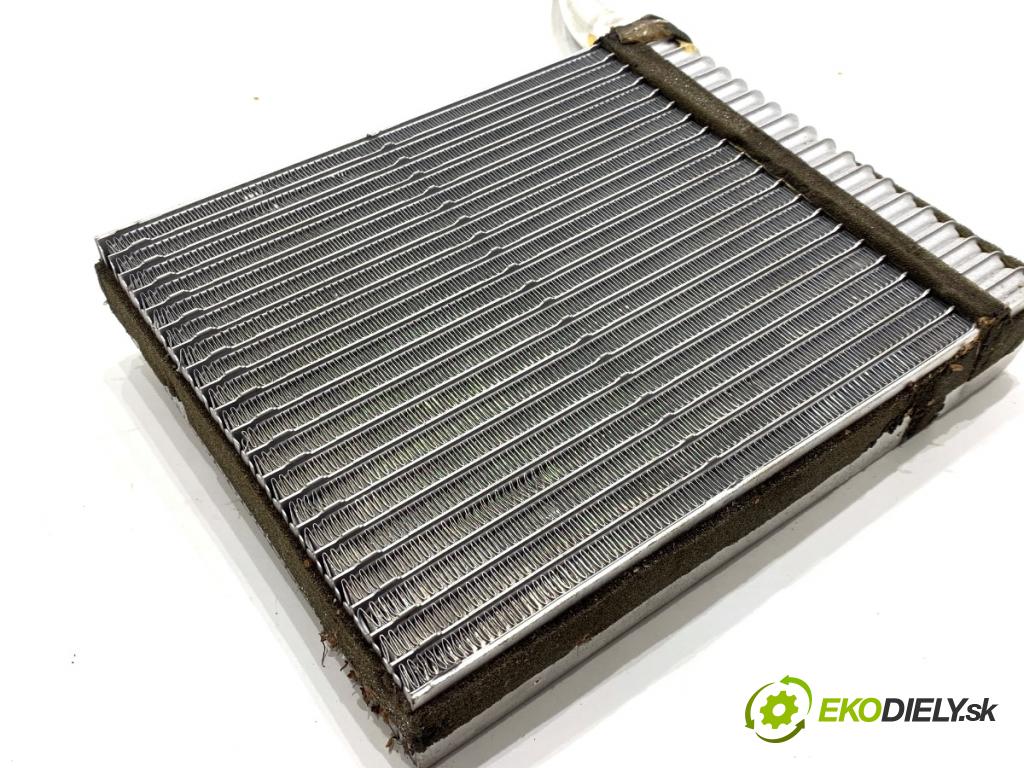 VOLVO V50 Kombi 2006 100 kW 2.0 D 1998 topné těleso radiátor topení 3M5H-18476-EA (Radiátor topení)