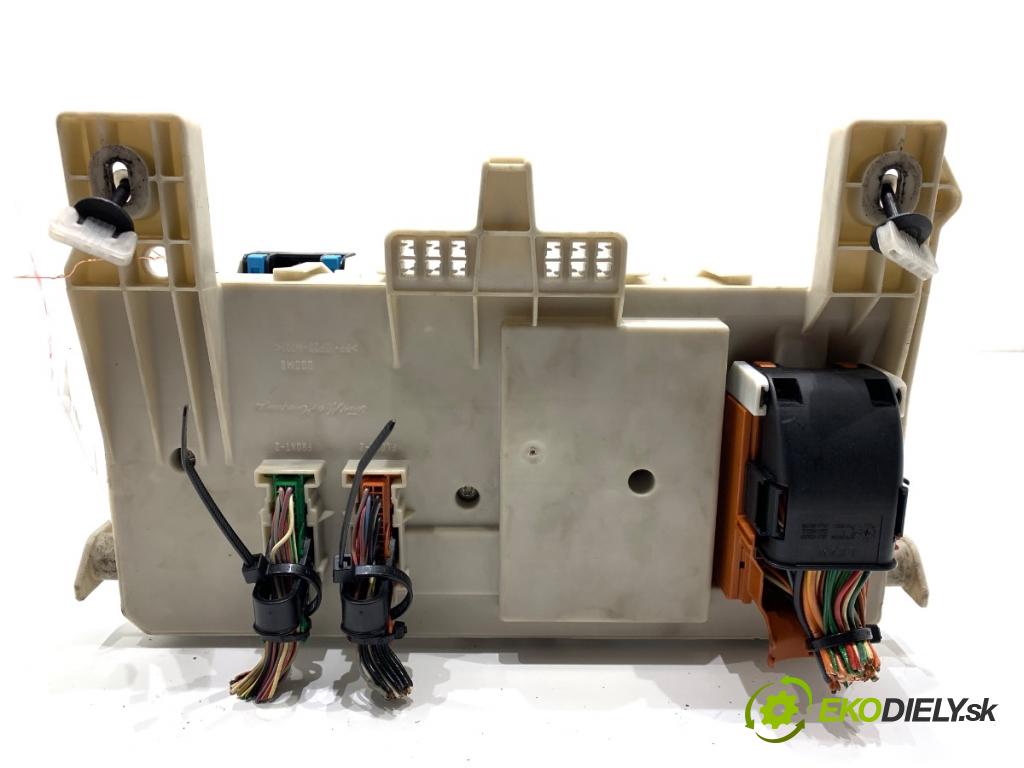 VOLVO V50 Kombi 2006 100 kW 2.0 D 1998 modul BSI 30765015 (Pojistková skříňka)