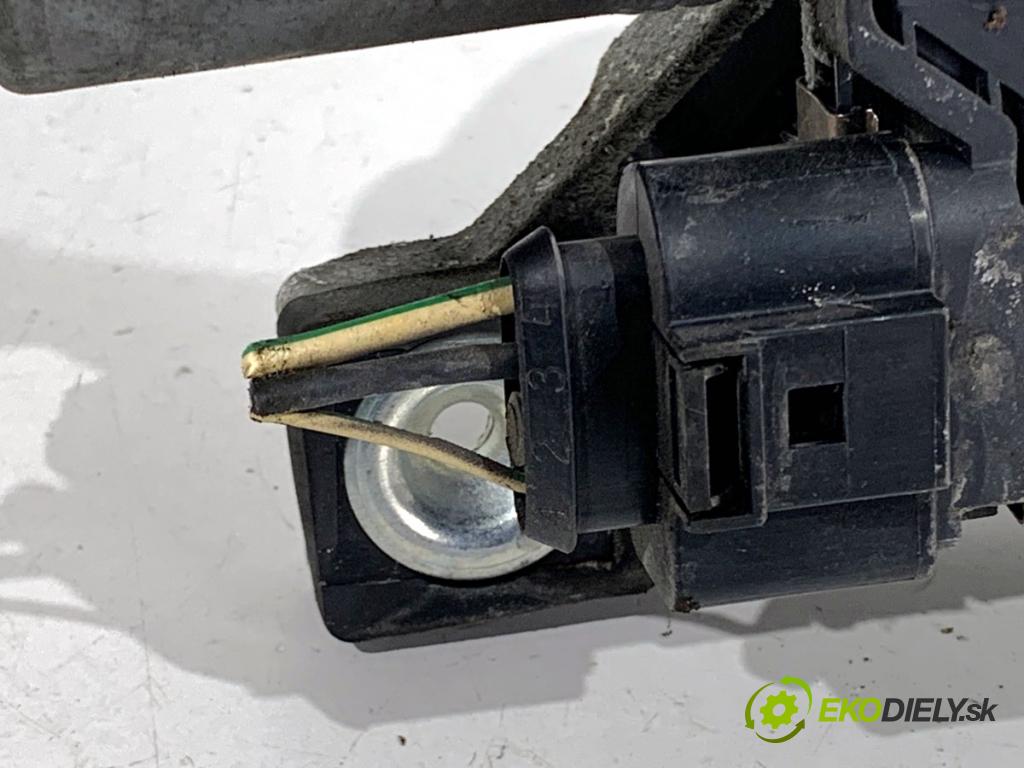 VOLVO V50 Kombi 2006 100 kW 2.0 D 1998 Mechanizmus stieračov predný 30699342 (Motorček stieračov predný)