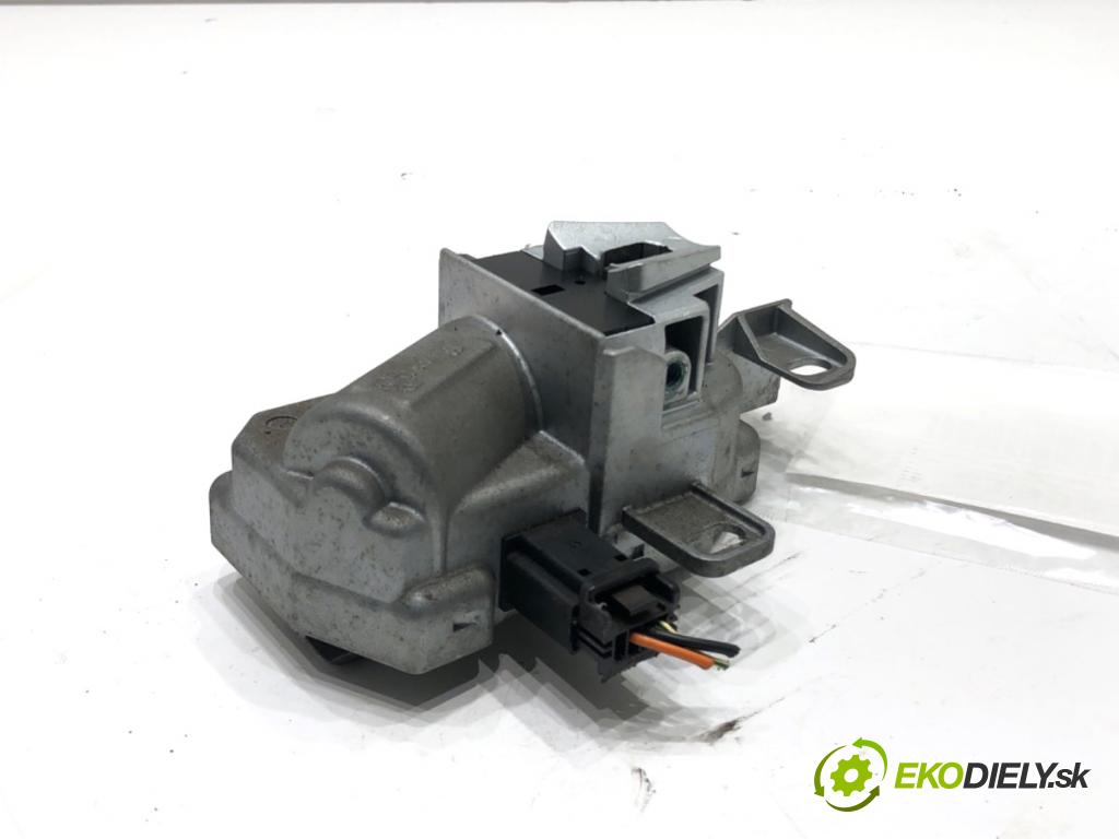 VOLVO V50 Kombi 2006 100 kW 2.0 D 1998 blokáda volantu P30776153 (Riadenie ostatné)