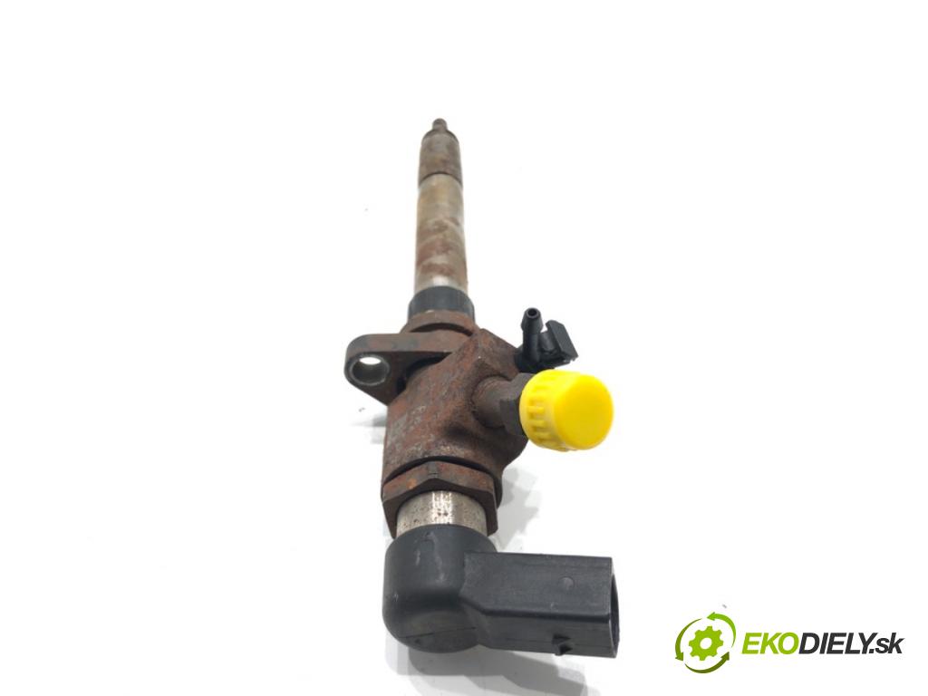 VOLVO V50 Kombi 2006 100 kW 2.0 D 1998 vstrekovač 9657144580 (Vstrekovač paliva)