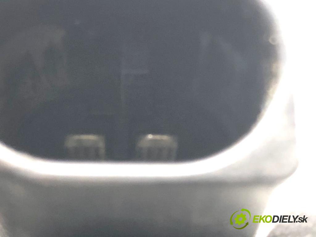 VOLVO V50 Kombi 2006 100 kW 2.0 D 1998 vstrekovač 9657144580 (Vstrekovač paliva)